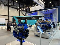 КамАЗ показал сразу четыре газовых двигателя и тягач для перевозки опасных грузов