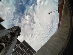 Новости МКС: «Прогресс» идёт по плану, а отправка на Землю Crew-8 с космонавтом Гребёнкиным отложена