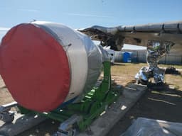 Остались от лайнера рожки да ножки — как разбирают на части Airbus А320 «Уральских авиалиний» 