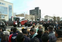 Помогают со времен СССР и по сей день: в Монголии на параде техники показали комбайны «Ростсельмаша»