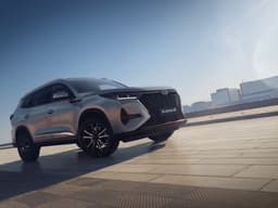 Инсайдеры: российские кроссоверы XCITE X-Cross 8 уже доставили в автосалоны