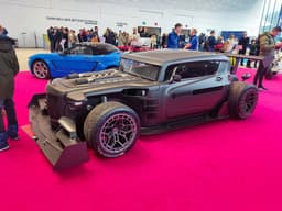 Хот-род из России: гоночный автомобиль «Летающий кирпич» вживую показали на ВДНХ