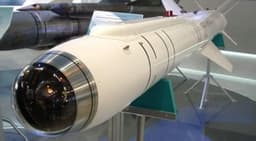 Уничтожает мосты и склады врага: на что способна российская ракета Х-38