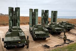 How Russia Can Defend Against American AGM-158A JASSM Missiles: Deploy S-400 SAM Systems on Towers Up to 40m High