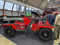 Электрический транспортировщик «Калужанин МК-750» показали в Москве