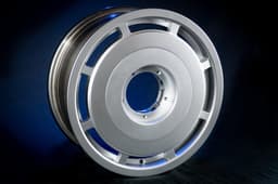 Уникальные кованые ретро-диски создали для «Волги»