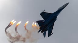 В США назвали главные козыри Су-35С в бою с F-16: несет больше оружия и дальше летает