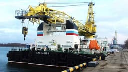 Балтийский флот получил морской самоходный плавучий кран СПК-61150