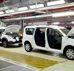 Now even better: AvtoVAZ starts producing new Lada Largus