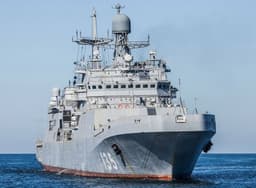 ВМФ России в 2026 году получит два больших десантных корабля проекта 11711М с боевыми вертолетами