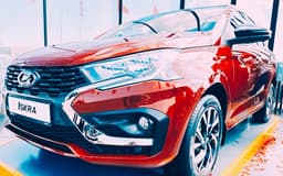 Добавили перчинки: Lada Iskra выкрасили в яркий цвет «Табаско»