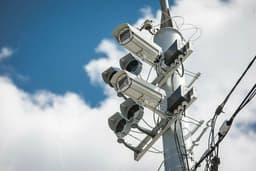 Больше штрафов: в Москве власти модернизируют дорожные камеры