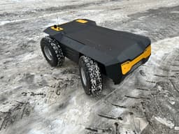 Способен тянуть за собой до 500 кг: в России разработали автономный ровер — «Пиранья»