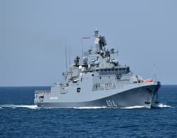 Построенный Россией фрегат Tushil с «Калибрами» и «Ониксами» отправился из Калининграда в Индию