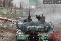 Эпичные кадры выхода танка Т-90М «Прорыв» на огневую позицию и стрельбы прямой наводкой с постановкой дымовой завесы