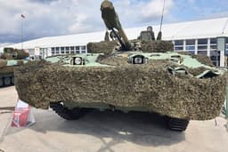 Появились кадры российского БМП-3 с разнесенной броней 688А-сб6-2КП и уникальной защитой «Накидка»: ощетинился от дронов