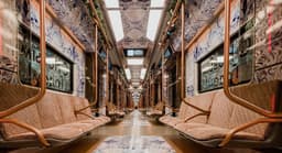 «Ледяной» поезд начал возить пассажиров: новогодний состав пустили на Кольцевой линии