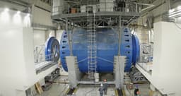 Уникальный центральный магнит-соленоид для коллайдера NICA в Дубне был охлажден до минус 268,15°C