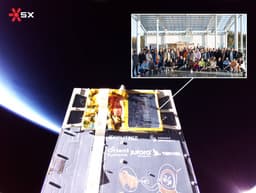 «Прокачали спутник»: в России научились получать селфи с орбиты