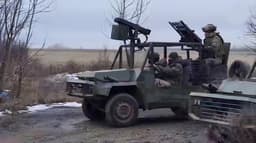 Шесть АК, тепловые ловушки: российские военнослужащие борются с БПЛА на доработанных багги