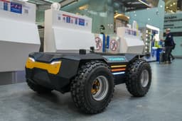 Новые российские автономные роверы «Пиранья» вышли на работу в Пулково