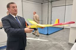 Яркий пример креативности: в саратовском Энгельсе создали БПЛА из каркасов светильников