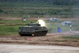 «Маневренность высокая, а ещё она плавает»: штурмовики остались довольны модернизированной БМП-3