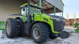 С мощностью в 350 «лошадок»: гибридный трактор Zoomlion DV3504 представили в Курской области