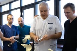 Ростех создал уникальный имплант для лечения переломов таза