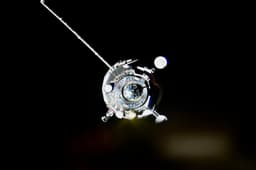 Успешно прибыл в пункт назначения: космический грузовик «Прогресс МС-30» причалил к МКС