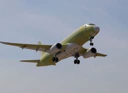 Superjet 100 no longer required to be fully Russian: Ministry of Industry and Trade no longer insists on replacing all imported components