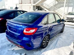 LADA представила новый цвет «Капитан» для Vesta, Granta и Largus