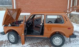 Уникальную «Ниву» из первой партии продают в Новосибирске: ей почти полвека, но выглядит как новая