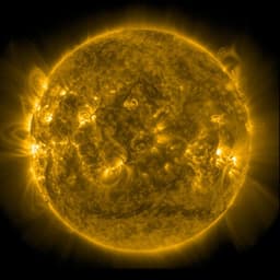 Активность Солнца стабилизировалась: в ближайшее время возможны умеренные геомагнитные возмущения