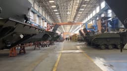 Российские БМП и БМД получили заводские «накидки»: станут невидимками для радаров