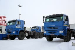 Надёжные и выносливые: десять тягачей на базе шасси КамАЗ-43118 отправили в Сибирь