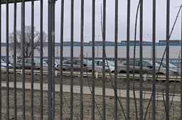 АвтоВАЗ приостанавливает отгрузку Lada Vesta из-за заводского дефекта