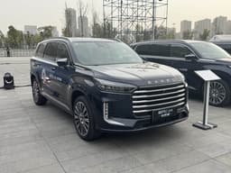 Hybrid Exeed VX crossover presented in China, to be assembled in Russia