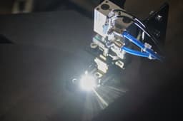 Производство светодиодных модулей для фар Lada Vesta в России «импортозаместили»