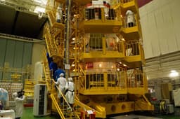 Soyuz MS-27 Crew Checks Spacecraft Before Flight to ISS