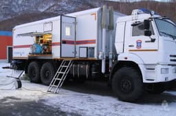 МЧС Камчатки получило уникальный передвижной барокомплекс на базе двух КамАЗов