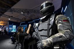 Универсальный солдат: в российскую экипировку «Легионер» внедрят систему управления дронами