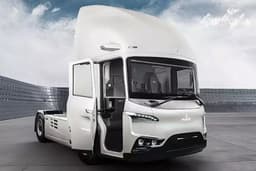 Стол, мойка, спальное место: в Белоруссии показали интерьер грузовика MAZ-X