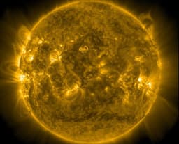 Новая корональная дыра на Солнце: новая магнитная буря ожидается в понедельник