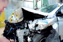 АвтоВАЗ впервые опубликовал результаты краш-тестов Lada Iskra: кадры после лобового столкновения