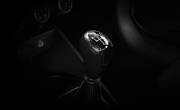 «Механика» уже не в моде: почти 70% проданных Lada Vesta — с АКПП