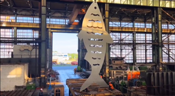 Ловись рыбка и большая, и 10-метровая: металлическую воблу весом в 5 тонн «поймали» к фестивалю астраханские судостроители ОСК