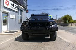 «Танк» с дорогим салоном: бронированный внедорожник Комбат Т-98 продают в Симферополе