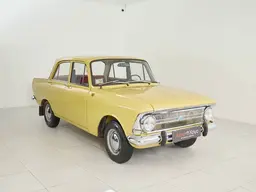 Когда-то «рвал» Ford и Alfa Romeo: «Москвич-412» 1980 года продают в Красноярске