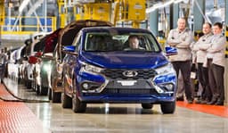 Сплошная профанация: Lada Iskra SW в синем цвете не сразу сошла с конвейера — ее готовили на спецучастке две недели